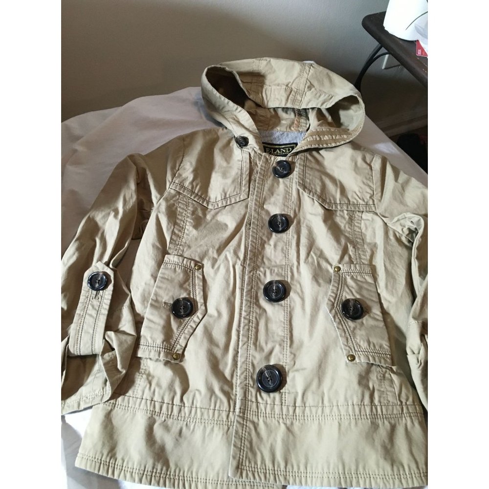 E-Land American Classic size 160/84A Girls size Large Tan Coat (needs Ironing)